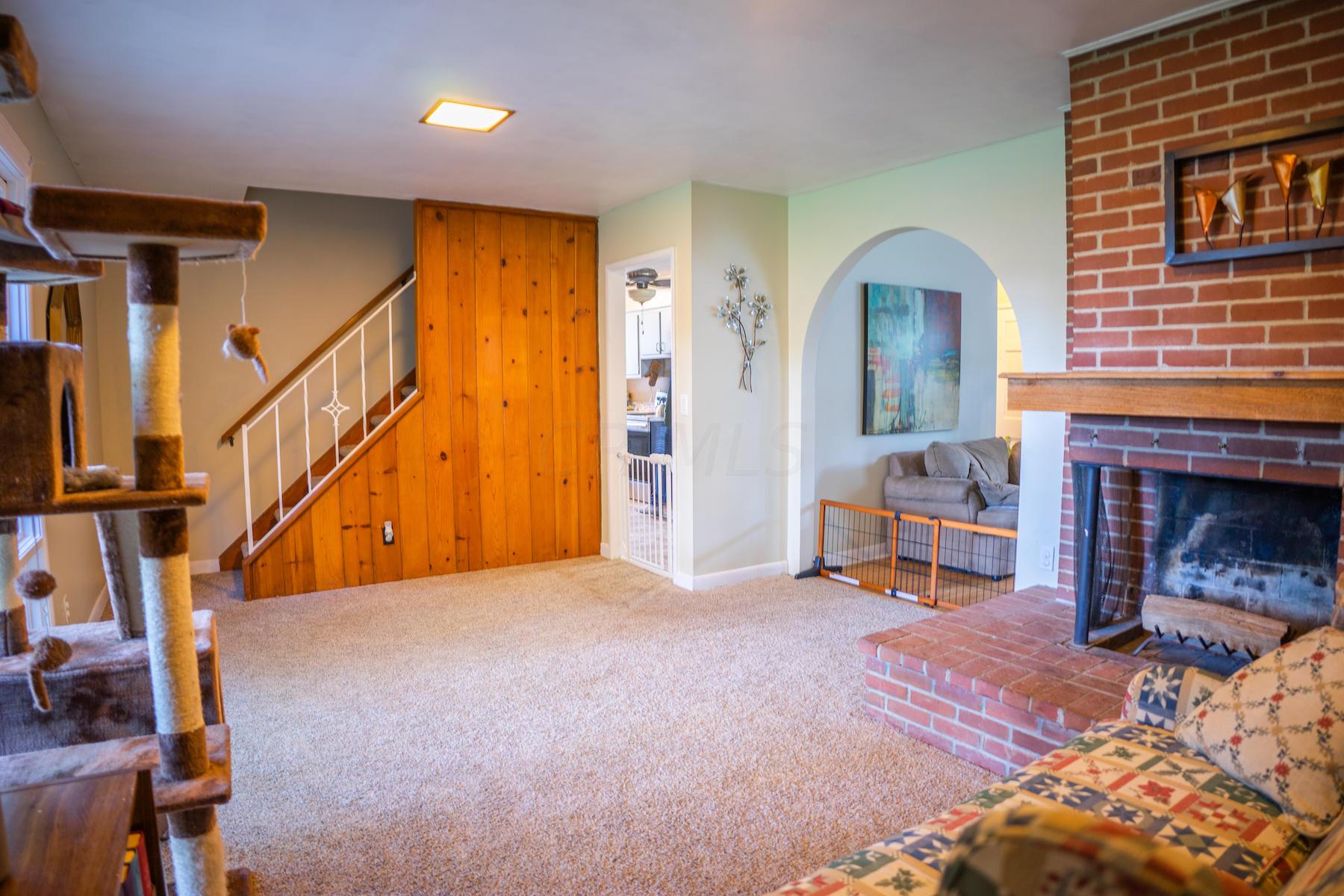 384 Darbyhurst Road Columbus, OH 43228 - Photo 11 of 21 Gallery Image 11