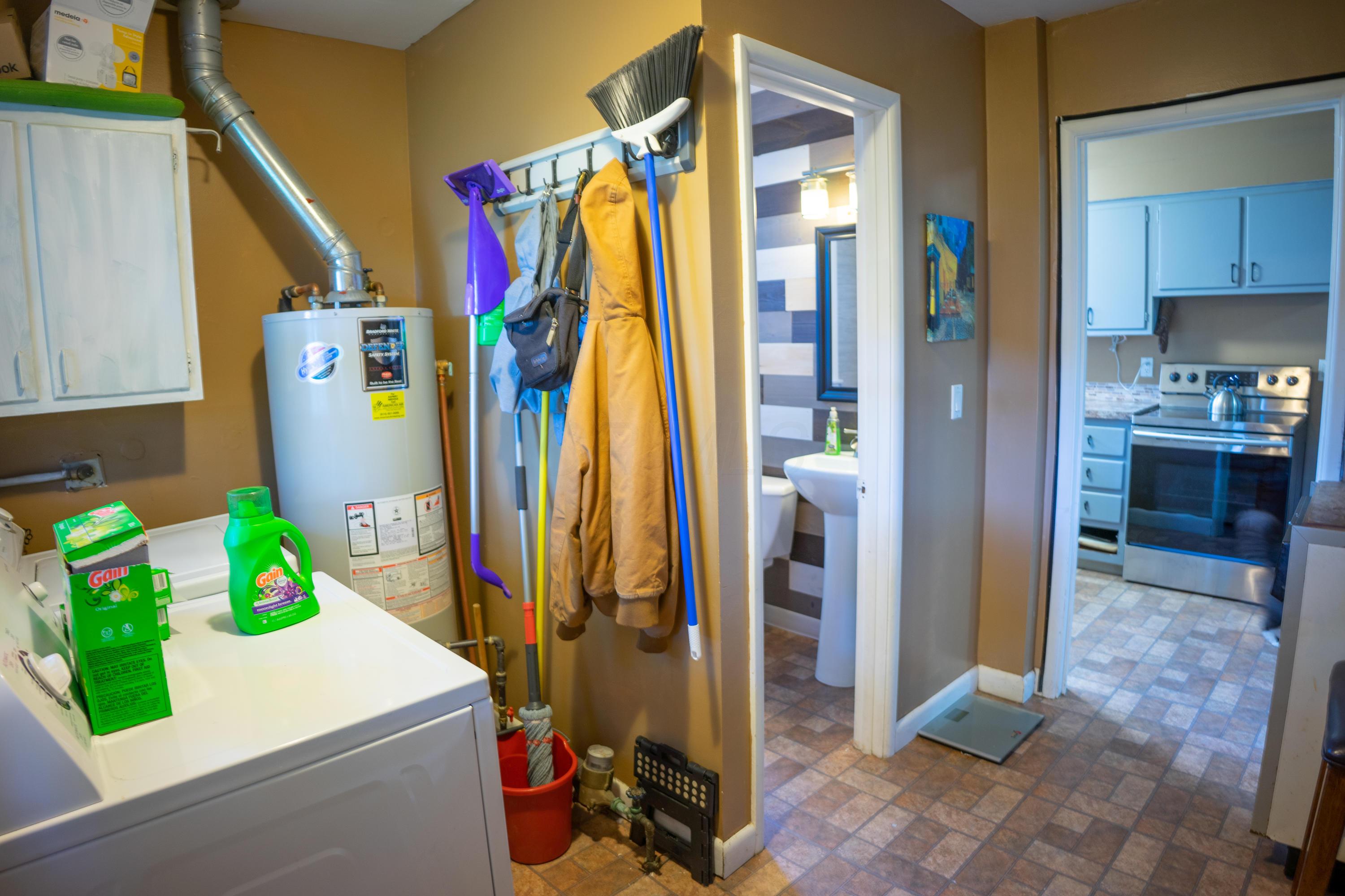 384 Darbyhurst Road Columbus, OH 43228 - Photo 9 of 21 Gallery Image 9