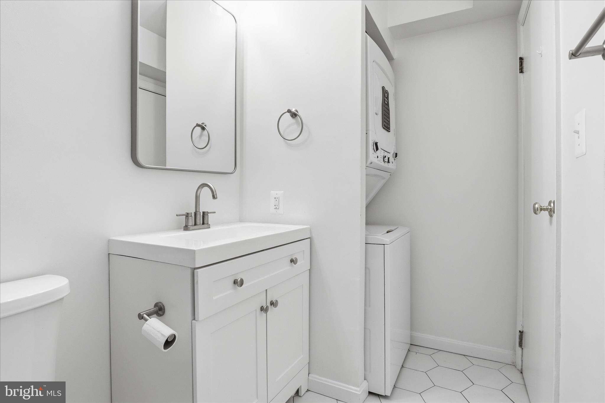 8114 G Colony Point Road, Unit 241 Springfield, VA 22152 - Photo 9 of 29