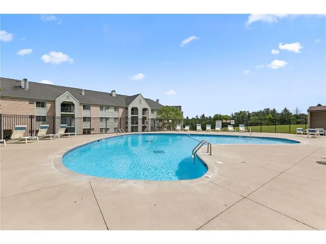 $125,000 | 4300 Trenton Lane North, Unit 2304, Plymouth, MN 55442