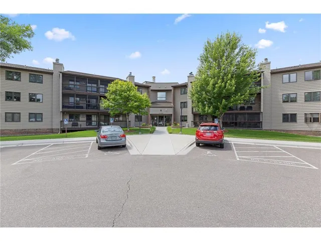 $125,000 | 4300 Trenton Lane North, Unit 2304, Plymouth, MN 55442