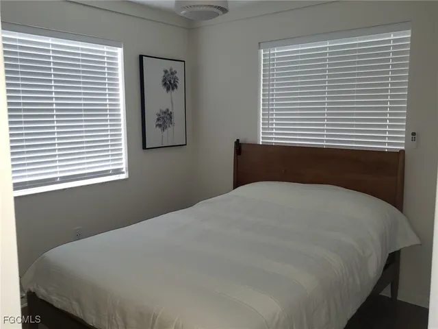 $3,000 | 2111 Waylife Court, Alva, FL 33920