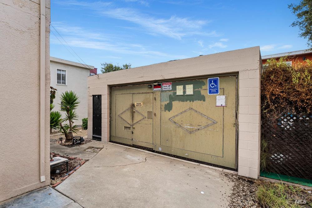 2922 Stanton Street Berkeley, CA 94702 - Photo 4 of 8