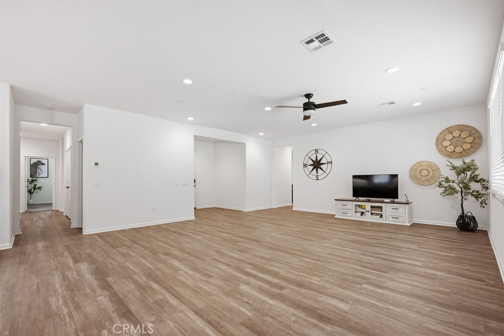 36249 Sunset Ridge Court Wildomar, CA 92595 - Photo 3 of 19