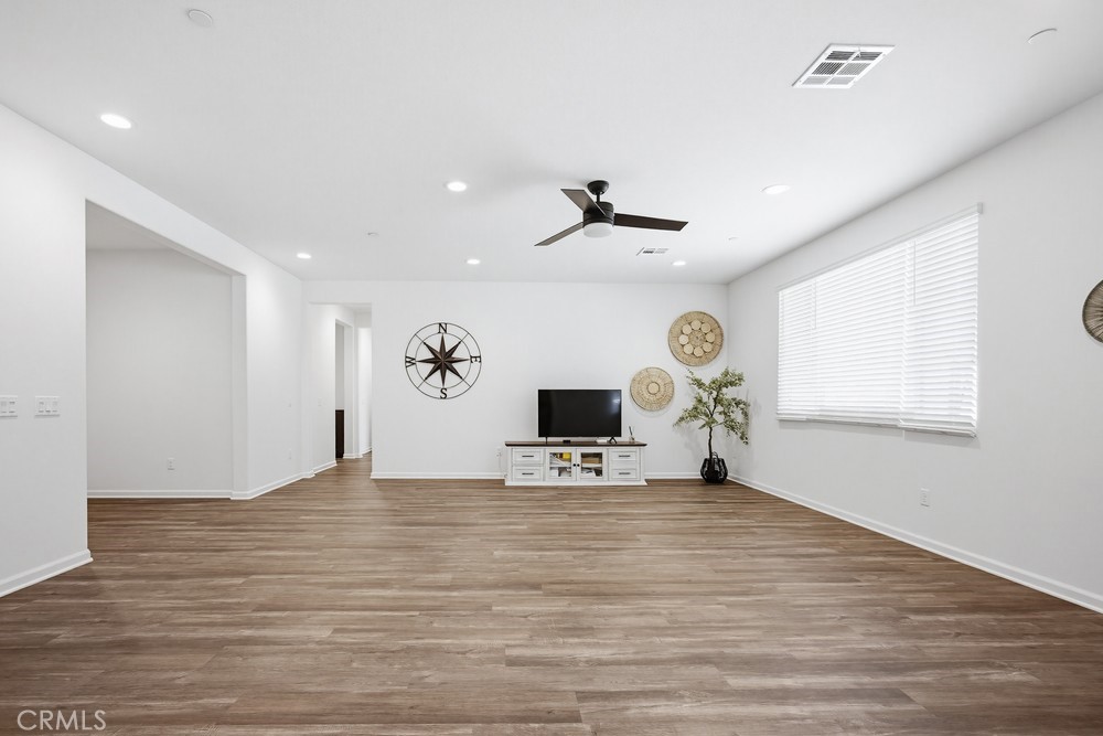 36249 Sunset Ridge Court Wildomar, CA 92595 - Photo 4 of 19