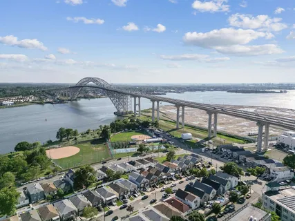 $2,700 | 133 West 4th Street, Unit 2, Bayonne, NJ 07002