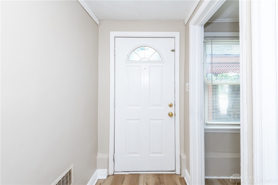 401 South Alex Road West Carrollton, OH 45449 - Photo 9 of 42