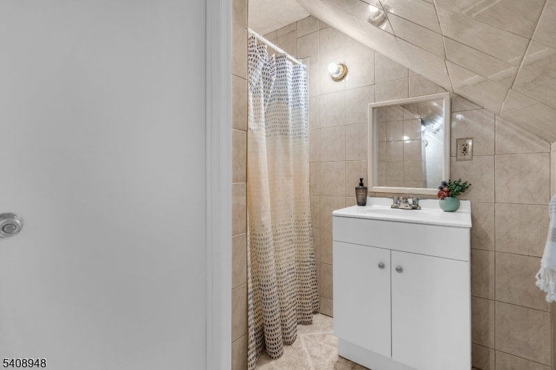 37 Schmitt Road West Orange, NJ 07052 - Photo 21 of 33