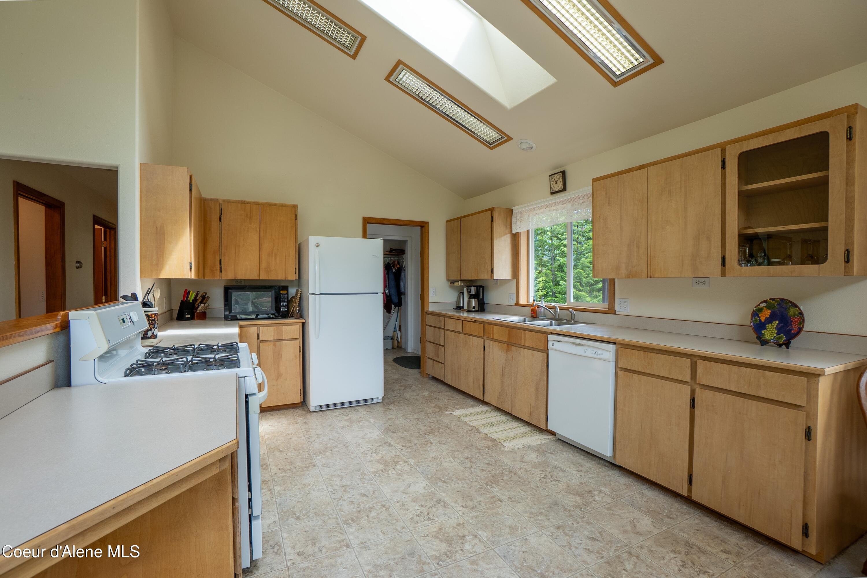 3228 Kootenai Trail Road Bonners Ferry, ID 83805 - Photo 8 of 30 Kitchen