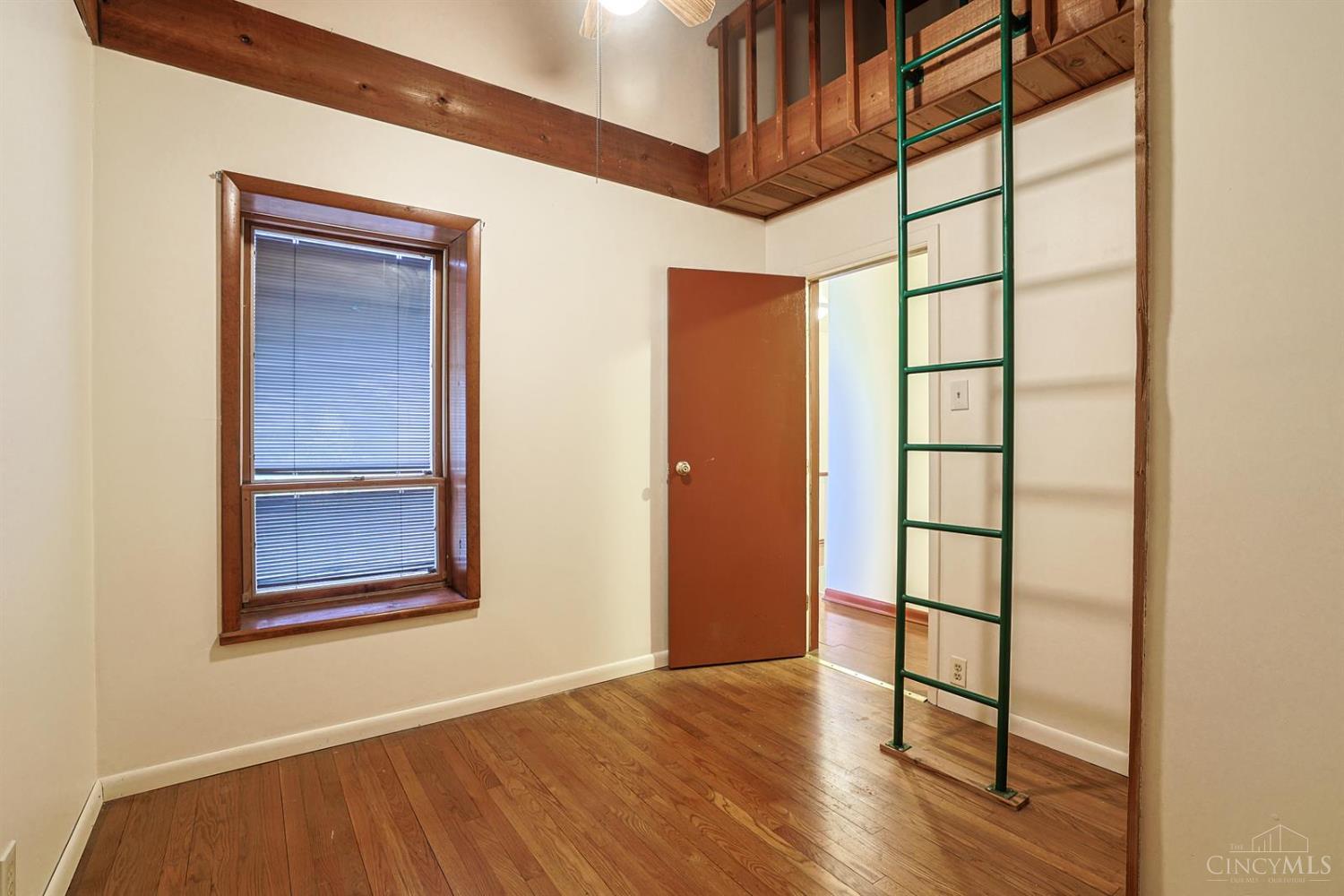 8877 Wuest Road Cincinnati, OH 45251 - Photo 26 of 64