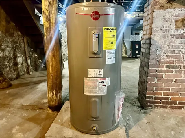 a view of a entryway door of the building