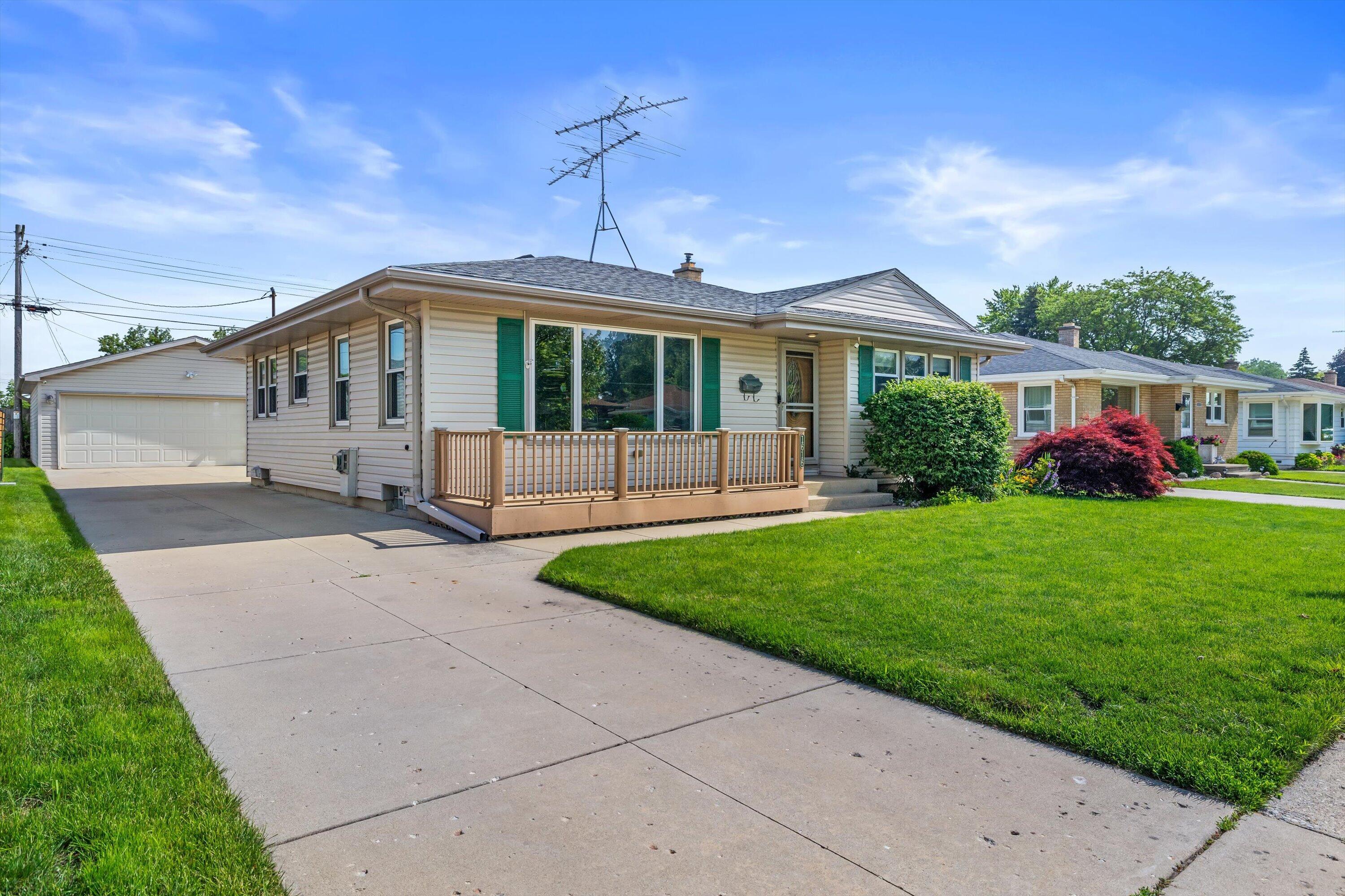1616 22nd Street Kenosha, WI 53140 - Photo 34 of 37 36-IMG_9963