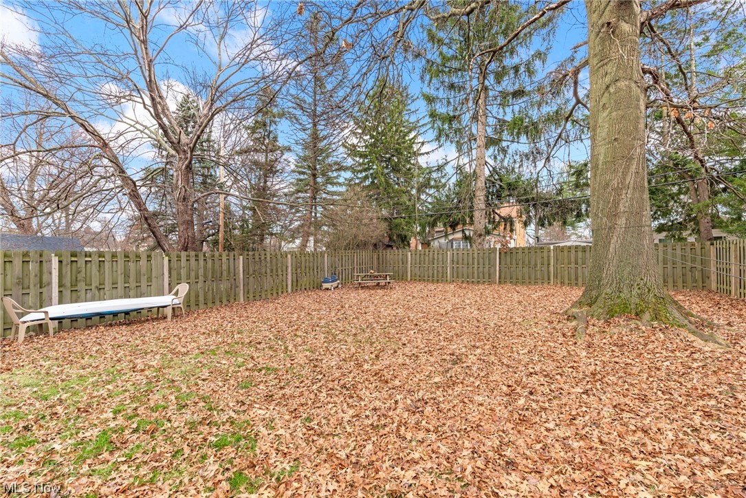1375 Cranover Road Cleveland, OH 44124 - Photo 25 of 26