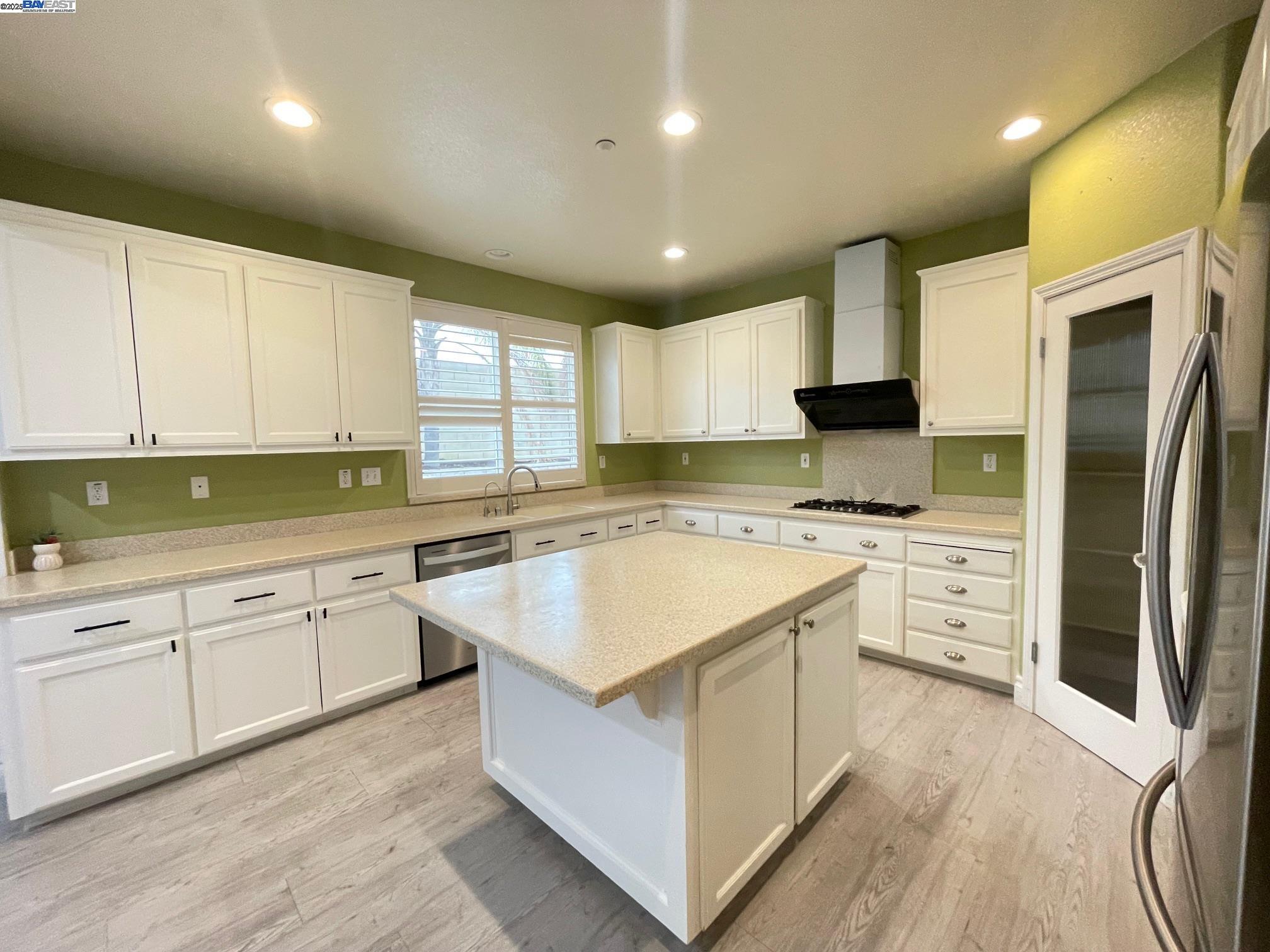 2894 Lenzie Court Brentwood, CA 94513 - Photo 8 of 27