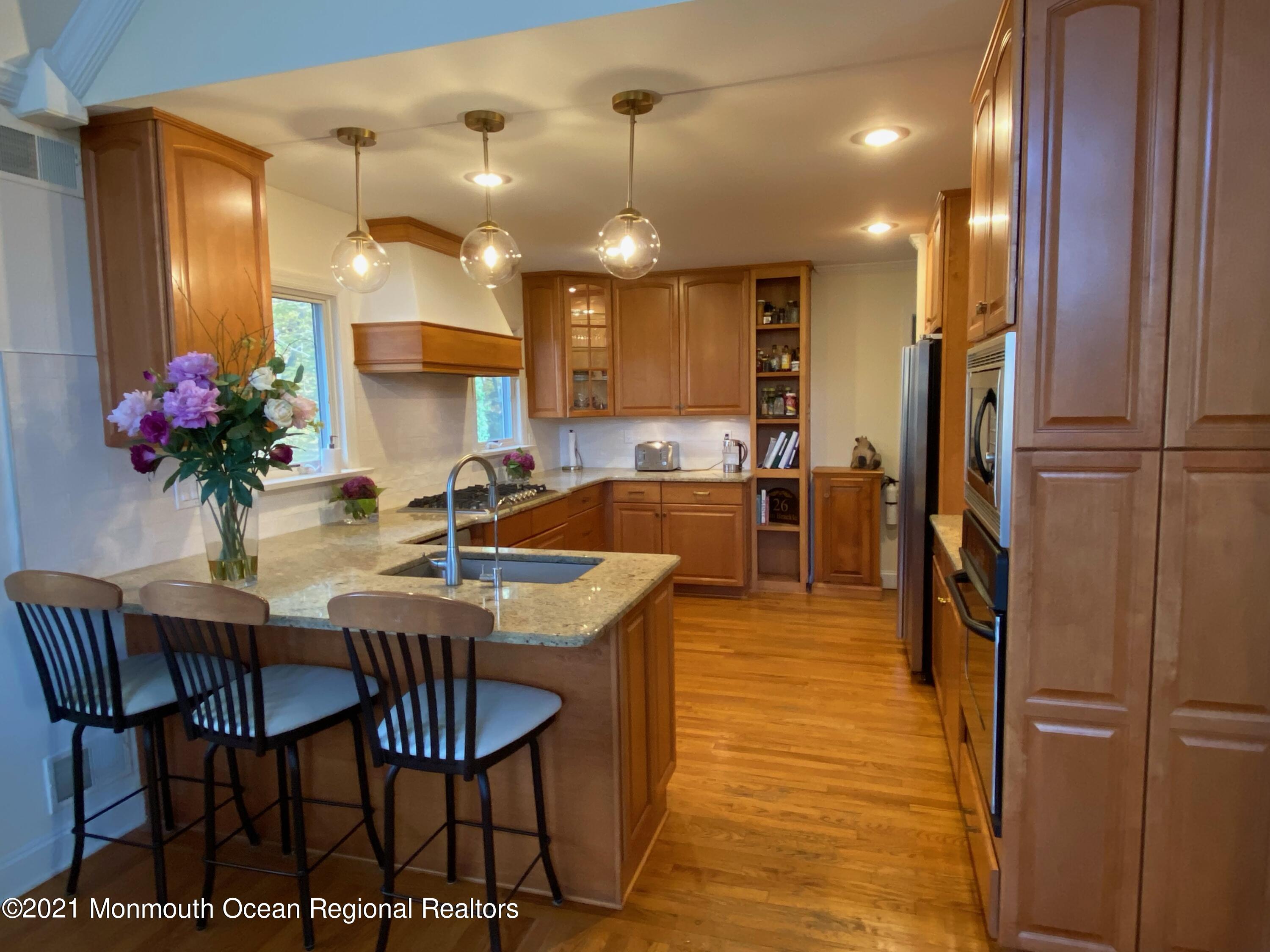 26 Van Brackle Road Holmdel, NJ 07733 - Photo 6 of 30 image3