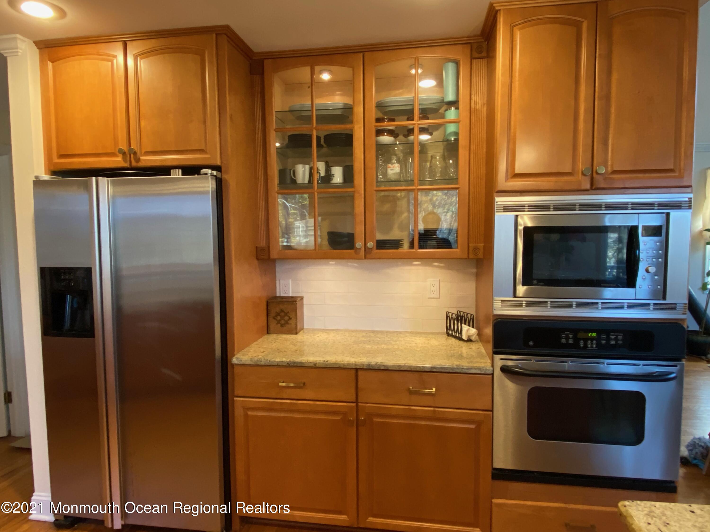 26 Van Brackle Road Holmdel, NJ 07733 - Photo 8 of 30 image0