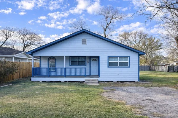 $142,500 | 612 Harvey Street, Clute, TX 77531