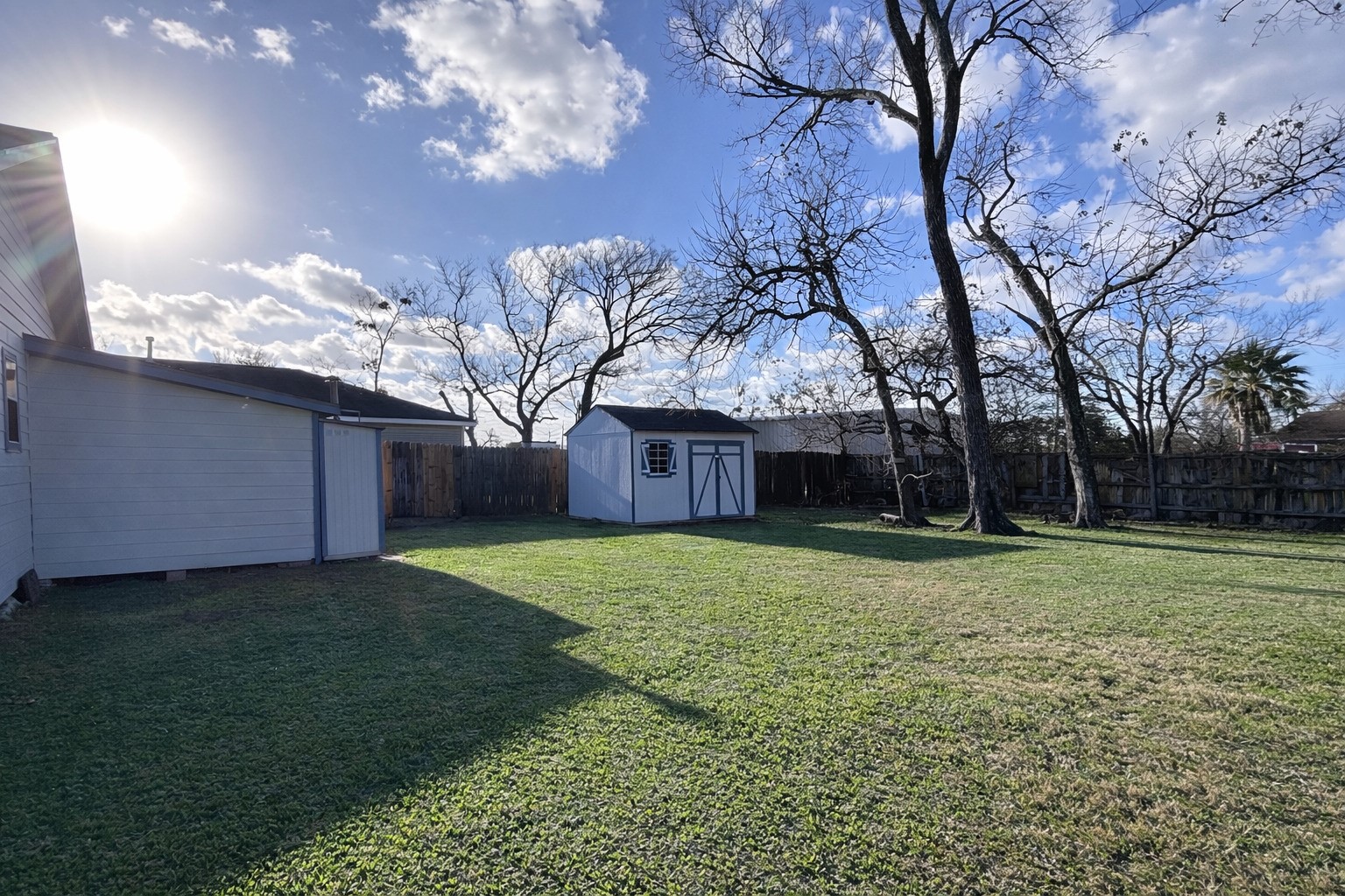 612 Harvey Street Clute, TX 77531 - Photo 9 of 12 a house view with a garden space