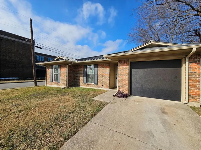 $1,595 | 3101 Peabody Avenue, Dallas, TX 75215