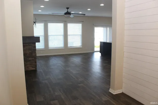 $2,400 | 3187 Megan Drive, Newburgh, IN 47630