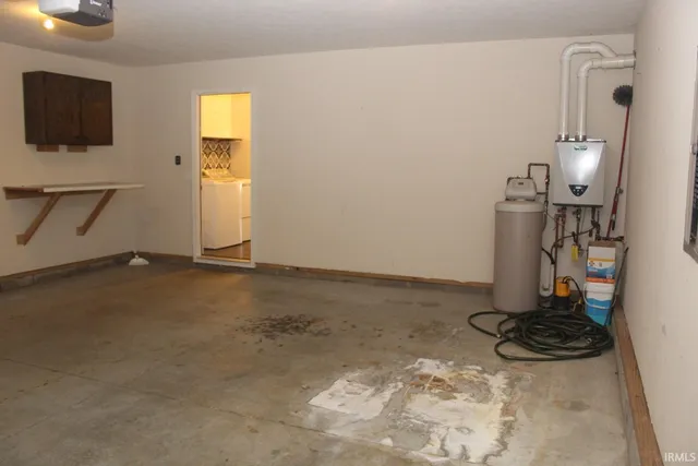 $2,400 | 3187 Megan Drive, Newburgh, IN 47630