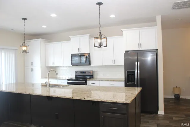 $2,400 | 3187 Megan Drive, Newburgh, IN 47630