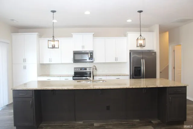 $2,400 | 3187 Megan Drive, Newburgh, IN 47630