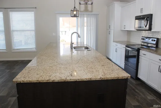 $2,400 | 3187 Megan Drive, Newburgh, IN 47630