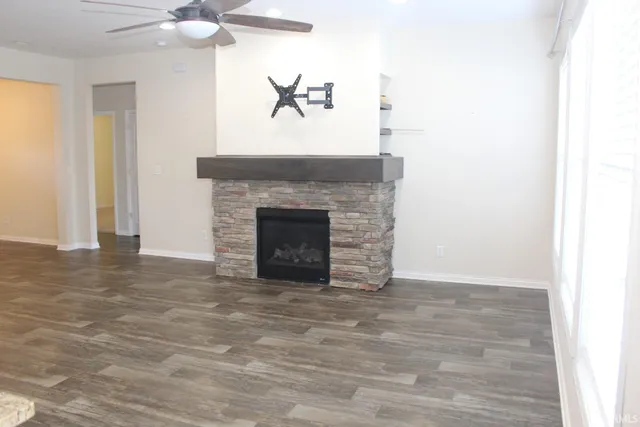 $2,400 | 3187 Megan Drive, Newburgh, IN 47630