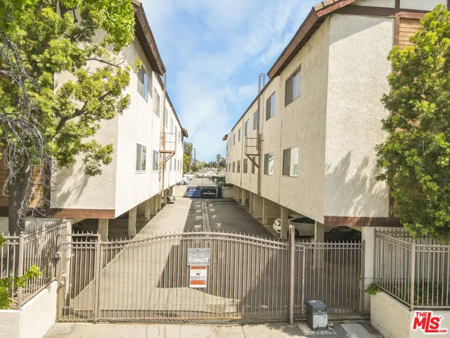 $3,250 | 5534 Sylmar Avenue, Unit 5, Sherman Oaks, CA 91401