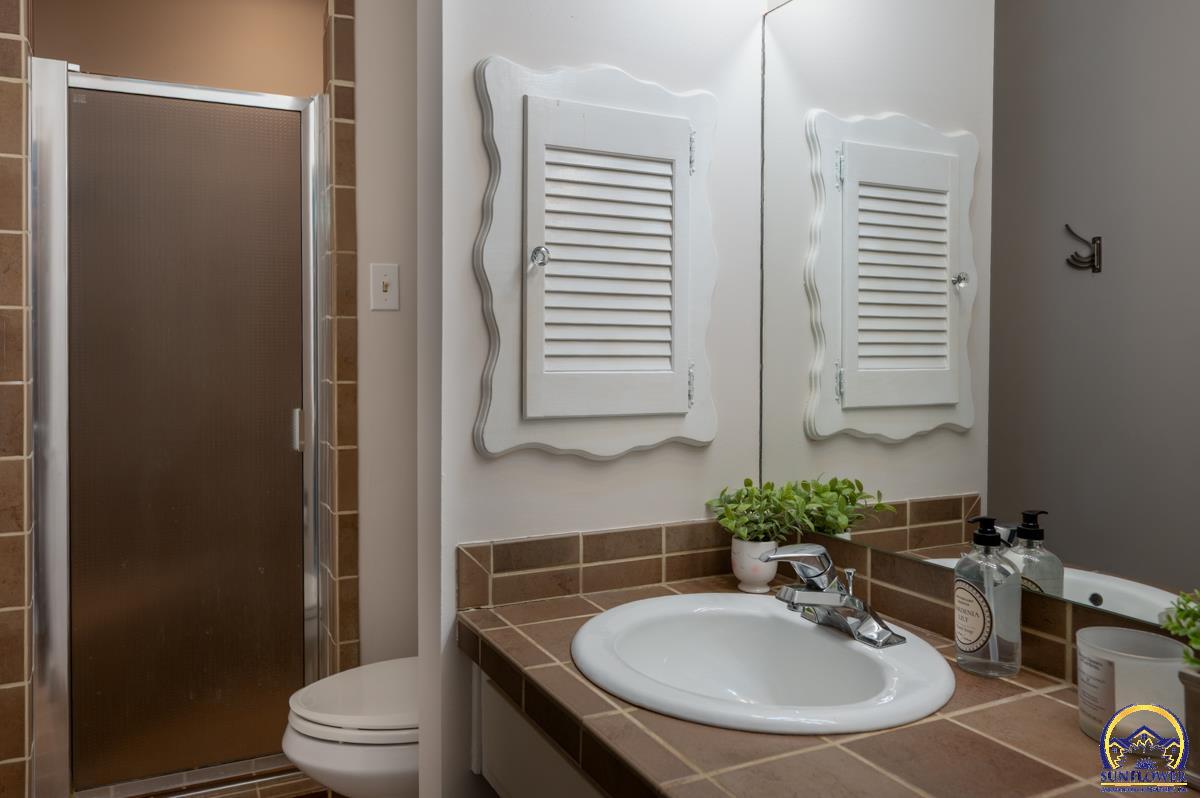 5601 Southwest 24th Street Topeka, KS 66614 - Photo 19 of 35