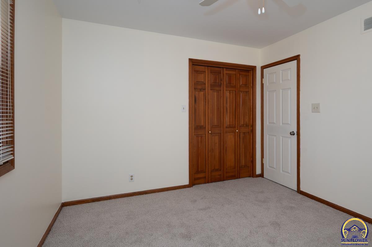 5601 Southwest 24th Street Topeka, KS 66614 - Photo 24 of 35