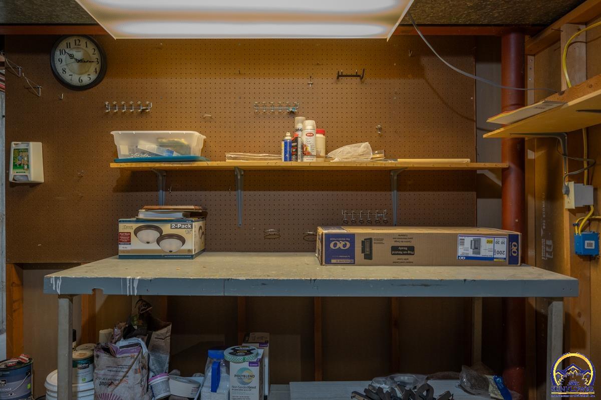 5601 Southwest 24th Street Topeka, KS 66614 - Photo 32 of 35