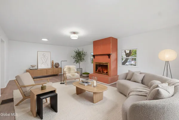 $299,000 | 2 Glenwood Street, Albany, NY 12208