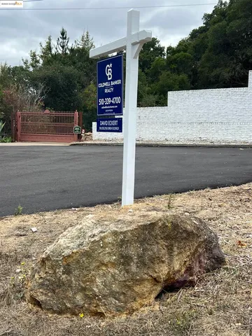 a view of a terrace view