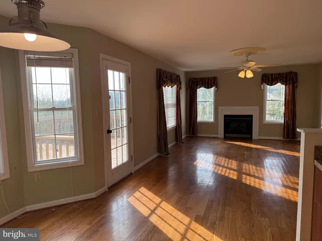 a view of livingroom with windows