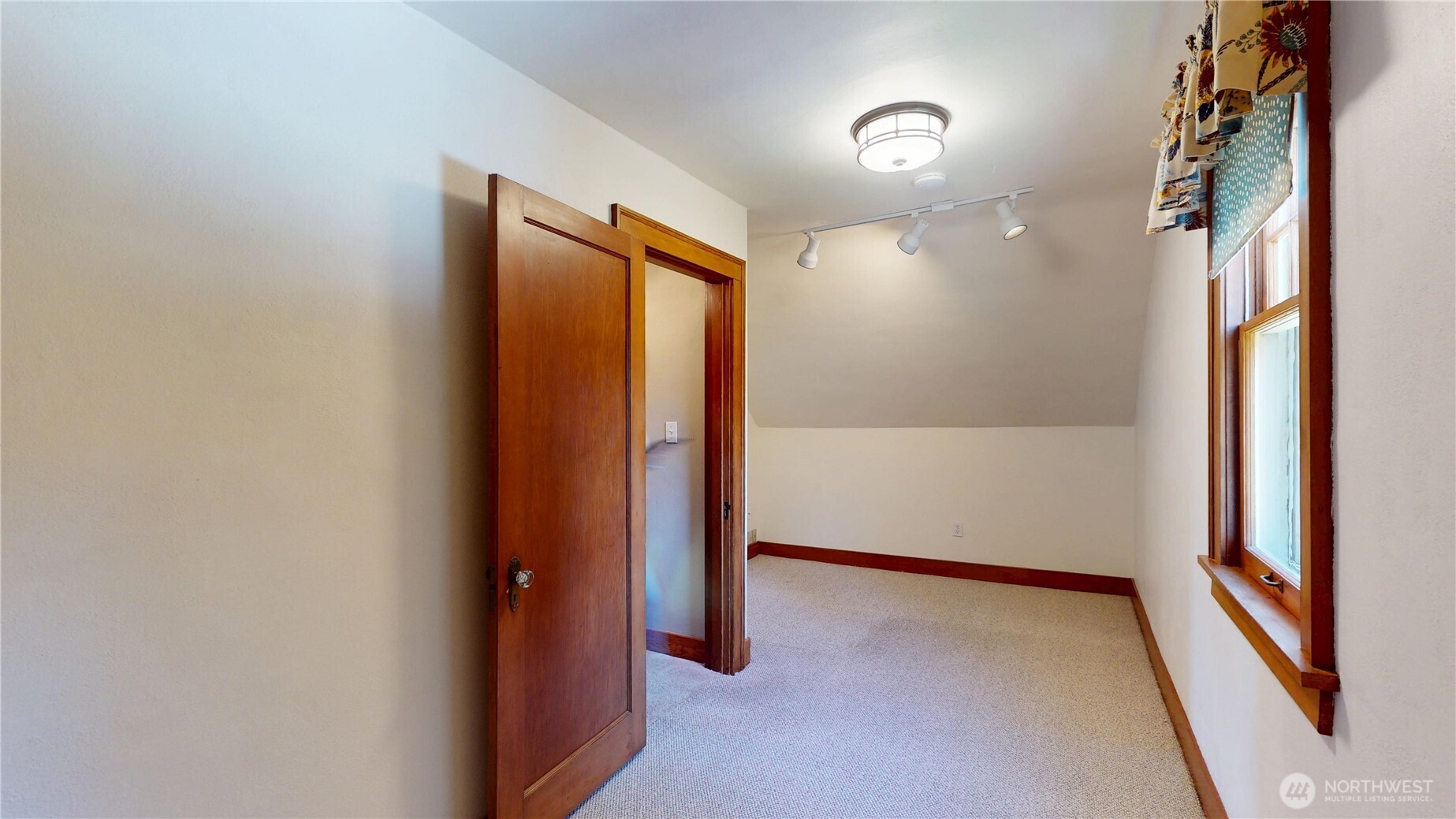 1533 Northeast Tagholm Road Poulsbo, WA 98370 - Photo 18 of 40