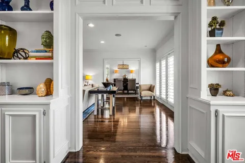 $12,000 | 11745 Montana Avenue, Unit 301, Los Angeles, CA 90049