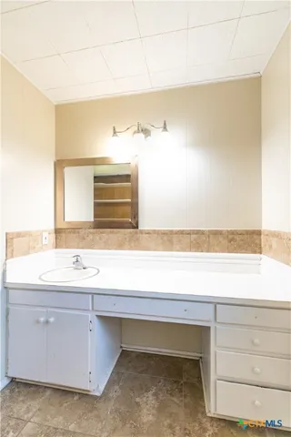 a close view of sink and tap