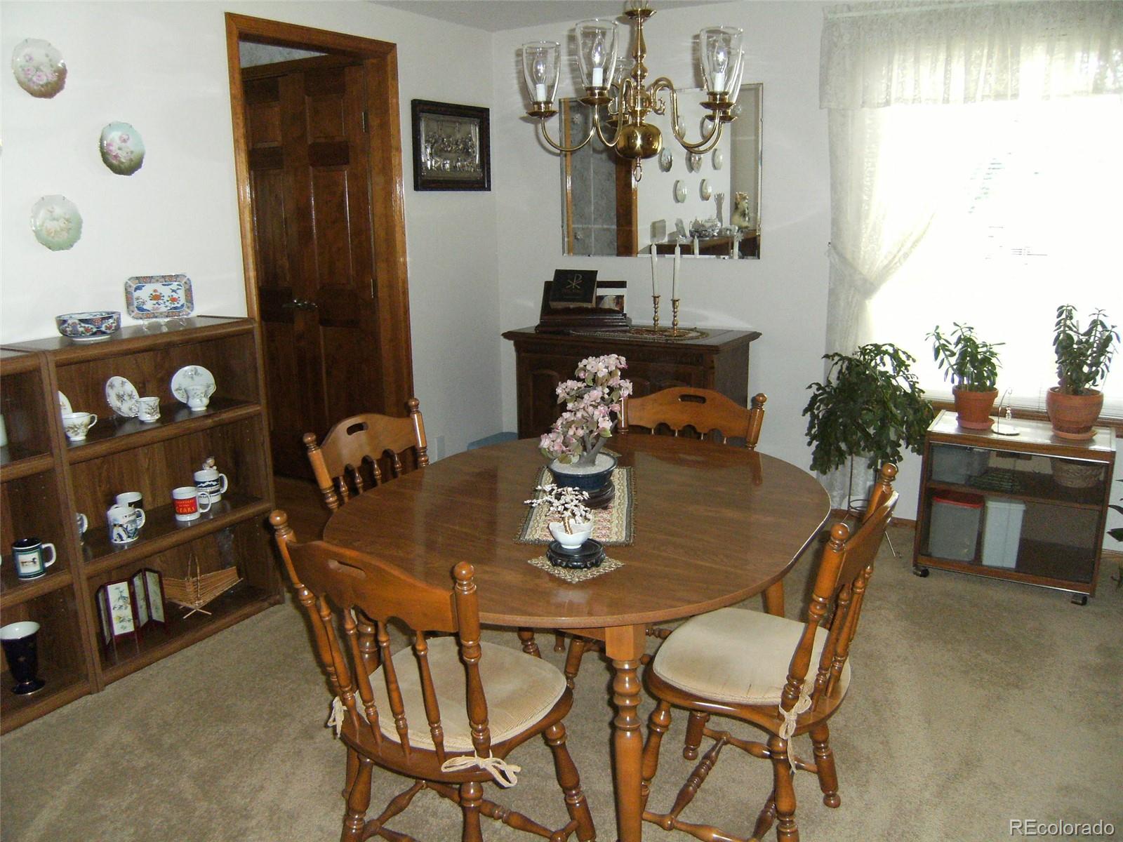 17 Sutherland Court Highlands Ranch, CO 80130 - Photo 3 of 13 Gallery Image 3