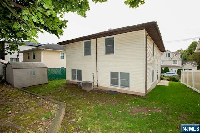 $4,900 | 2052 Hoefleys Lane, Fort Lee, NJ 07024