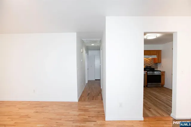 $4,900 | 2052 Hoefleys Lane, Fort Lee, NJ 07024