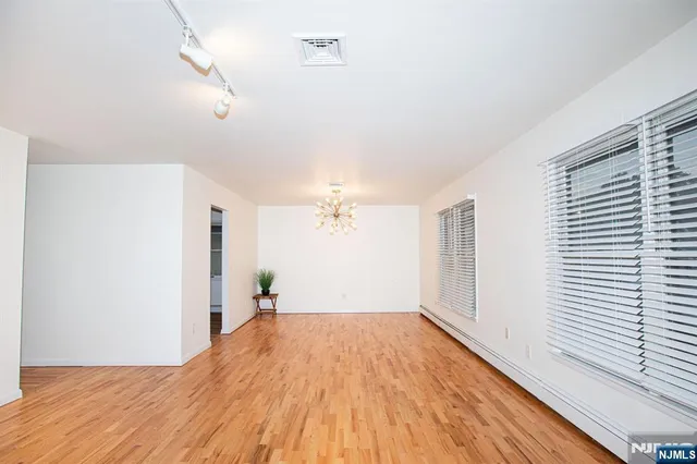 $4,900 | 2052 Hoefleys Lane, Fort Lee, NJ 07024