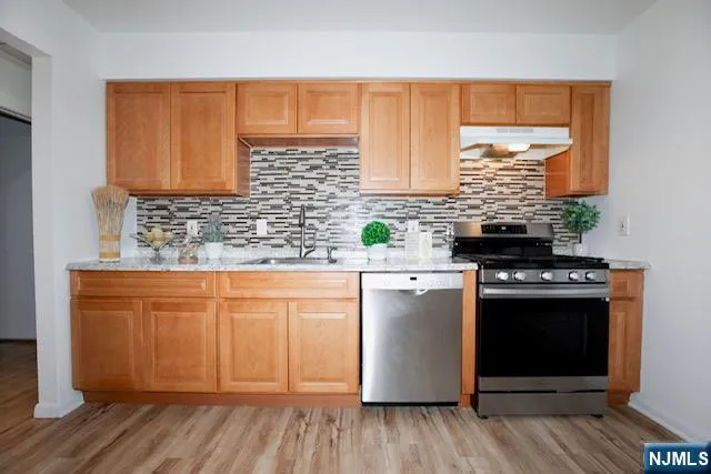 $4,900 | 2052 Hoefleys Lane, Fort Lee, NJ 07024