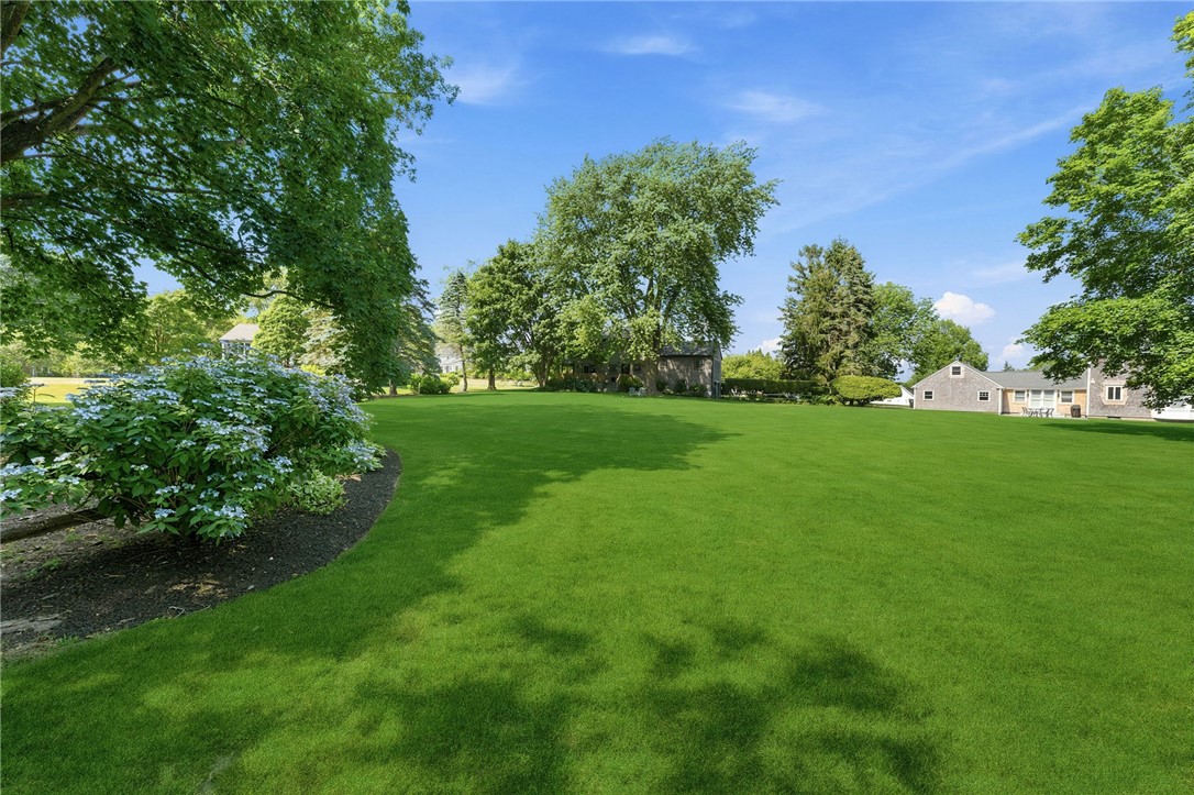 131 Taylor Road Portsmouth, RI 02871 - Photo 6 of 33