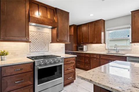 $649,900 | 4509 Brookwoods Drive, Houston, TX 77092