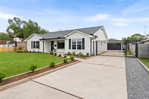 $649,900 | 4509 Brookwoods Drive, Houston, TX 77092