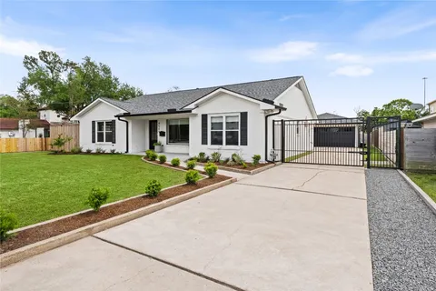 $649,900 | 4509 Brookwoods Drive, Houston, TX 77092