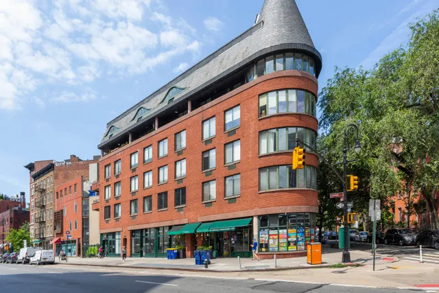 $750,000 | 22 Perry Street, Unit 2B | West Village