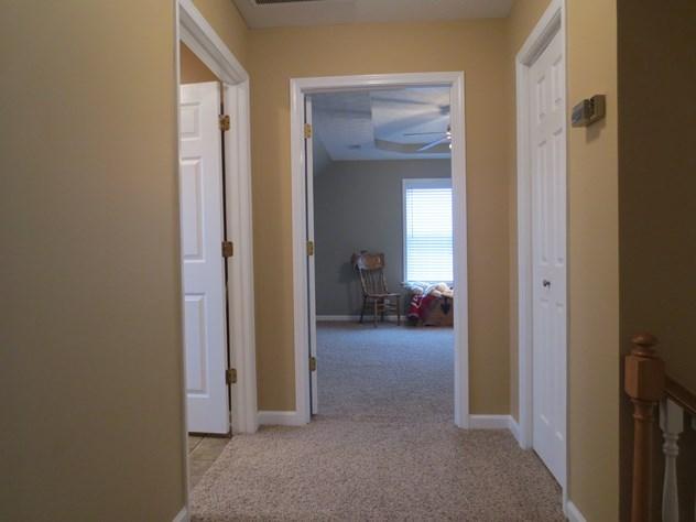 556 Womack Road Bethpage, TN 37022 - Photo 8 of 15 a view of a livingroom from a hallway